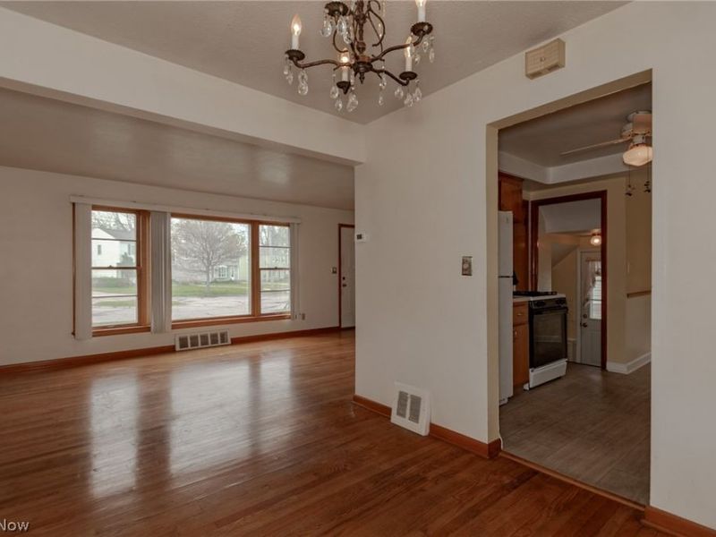 30545 Willow Lane, Willowick, OH 44095 Photo 3