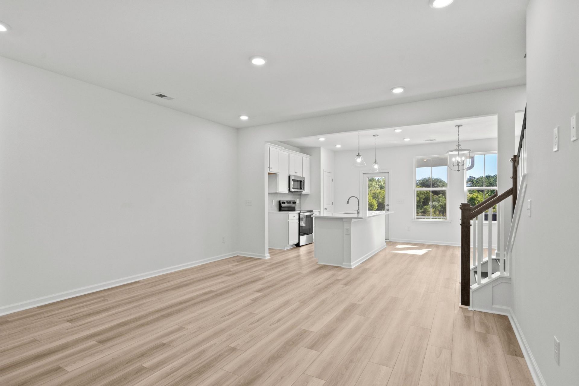 678 Bolder Way Photo 5