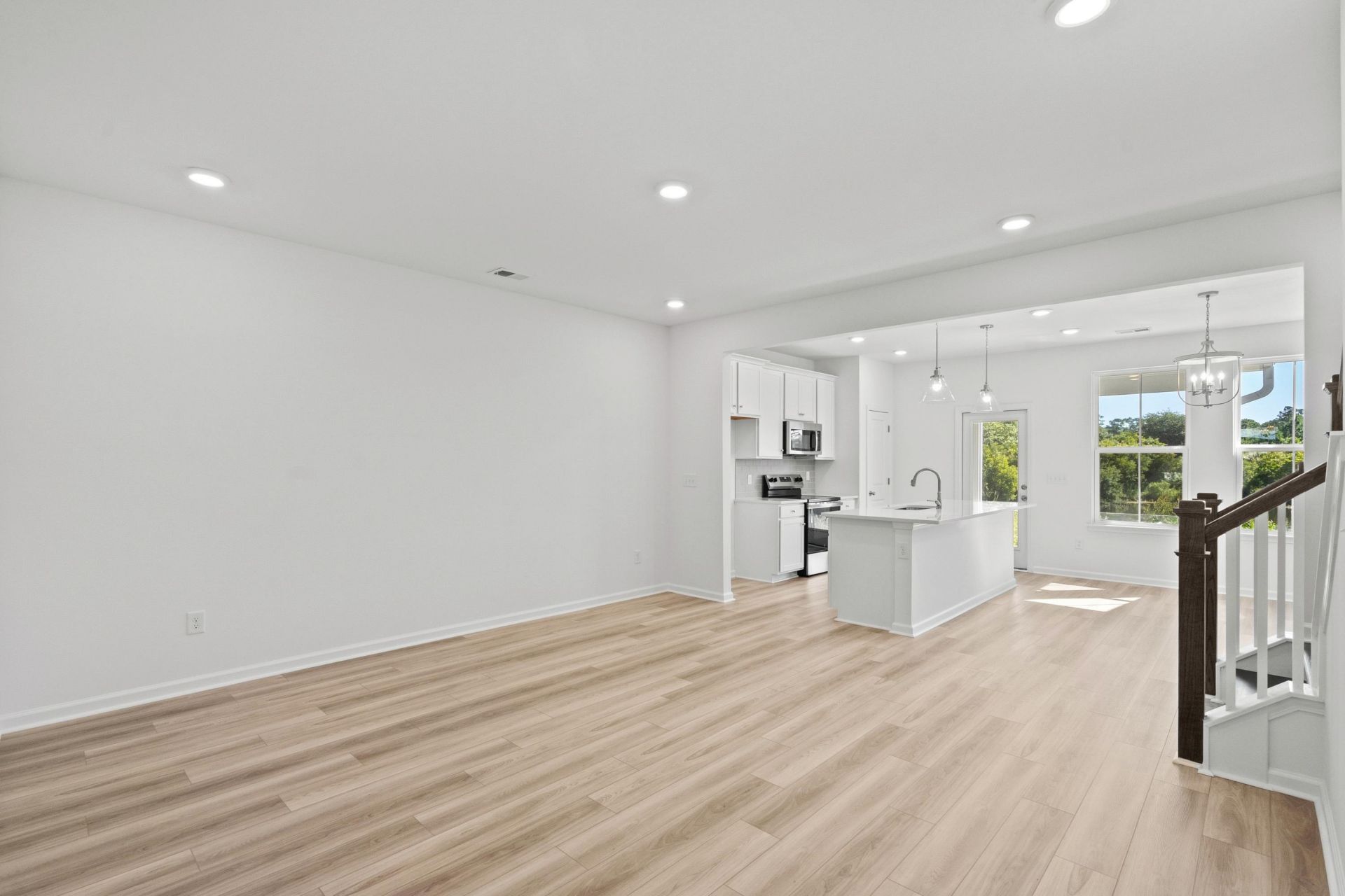 678 Bolder Way Photo 6