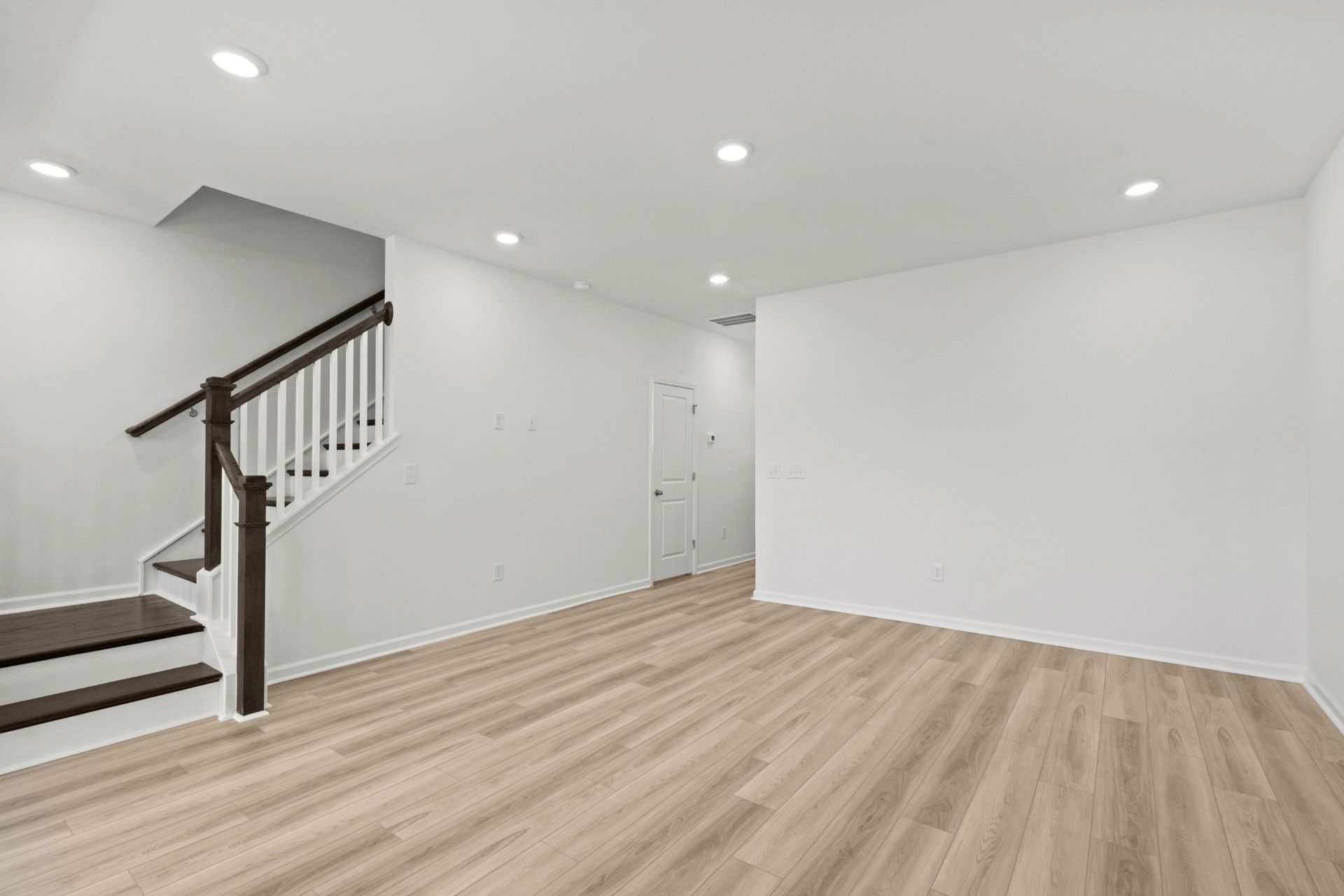678 Bolder Way Photo 8