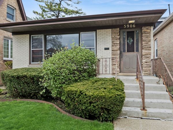 5906 Capulina Avenue , Morton Grove, IL 60053