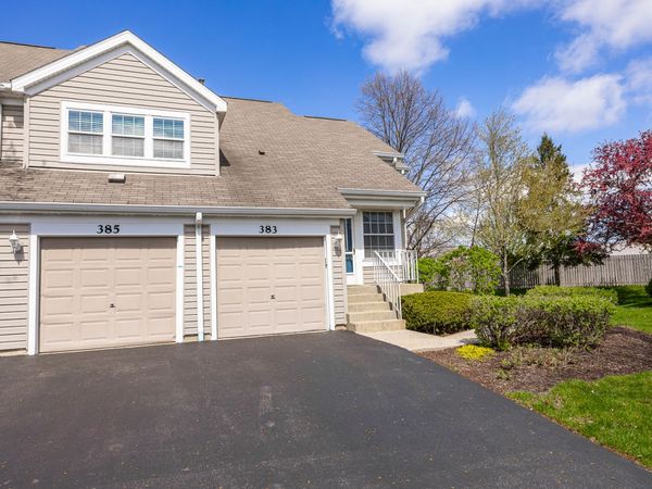 383 WEXFORD Court, Carol Stream, IL 60188