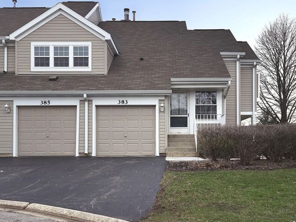 383 WEXFORD Court , Carol Stream, IL 60188