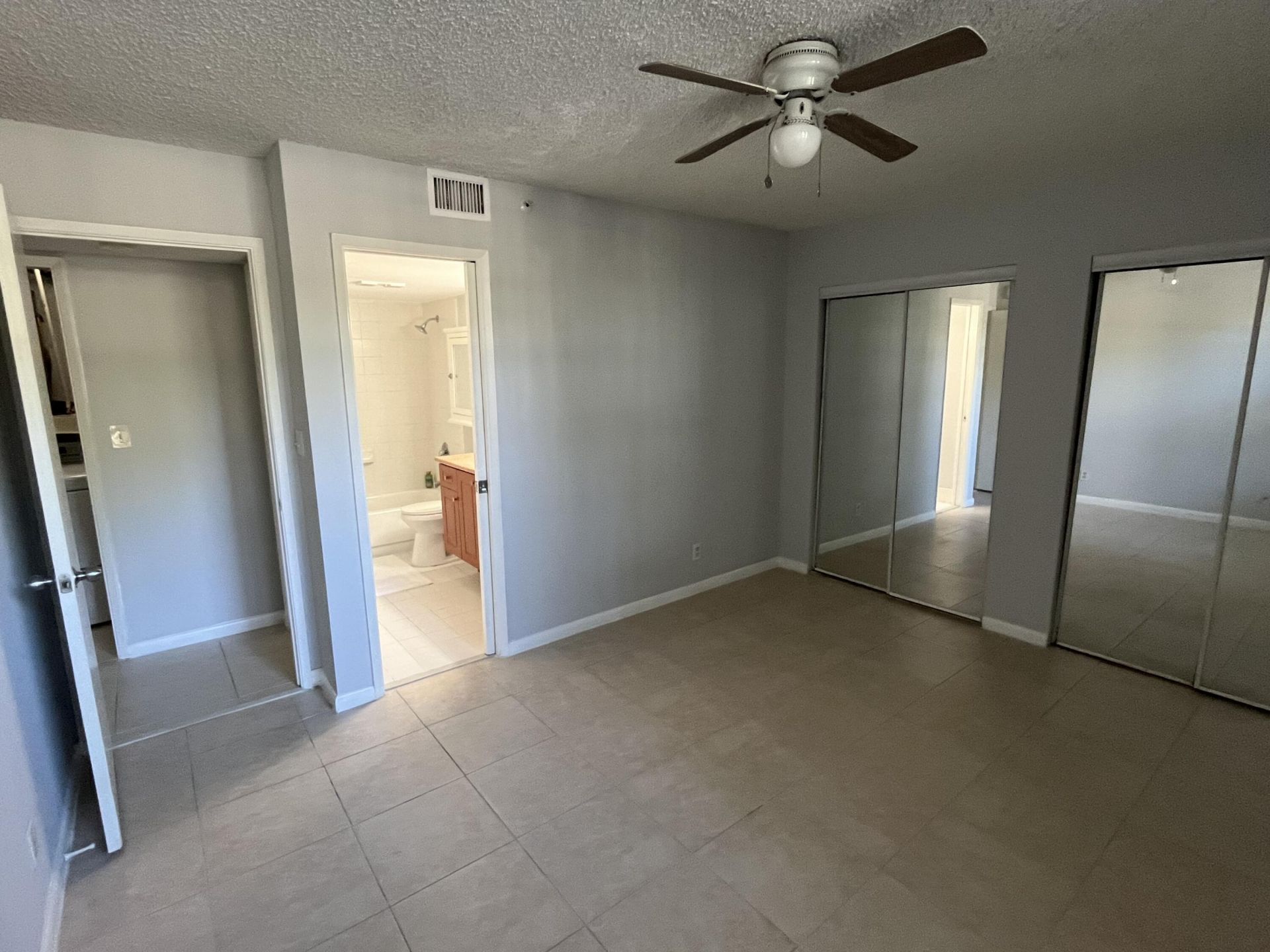 1915 Lavers Circle E, Unit E101, Delray Beach, FL 33444 Photo