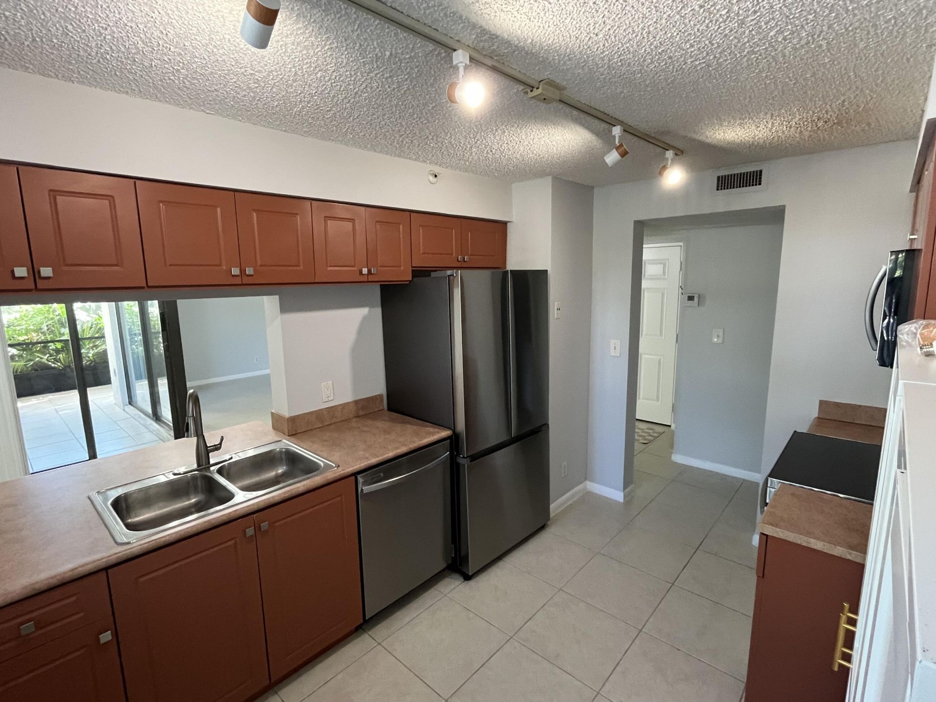 1915 Lavers Circle E, Unit E101, Delray Beach, FL 33444 Photo