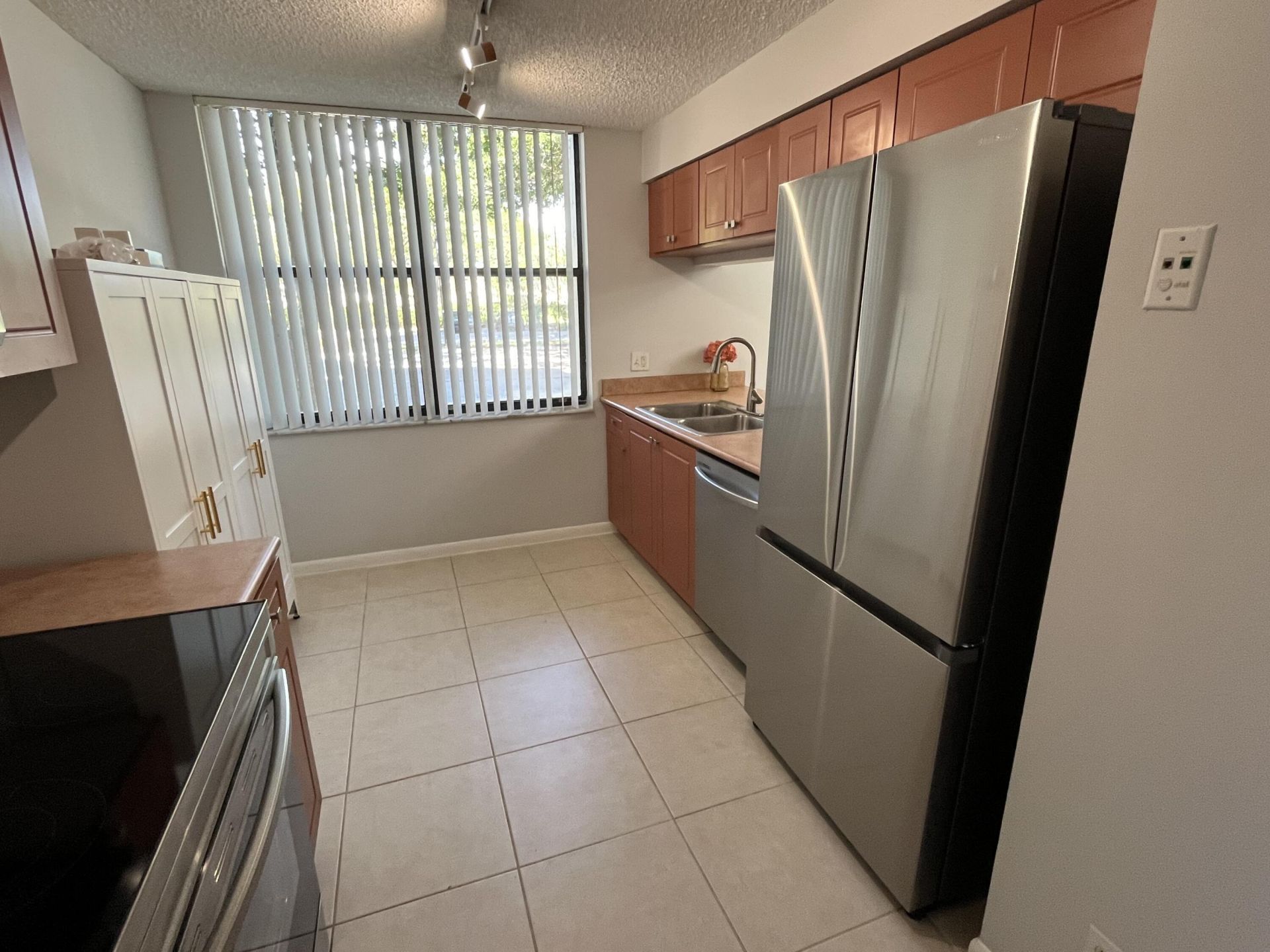 1915 Lavers Circle E, Unit E101, Delray Beach, FL 33444 Photo
