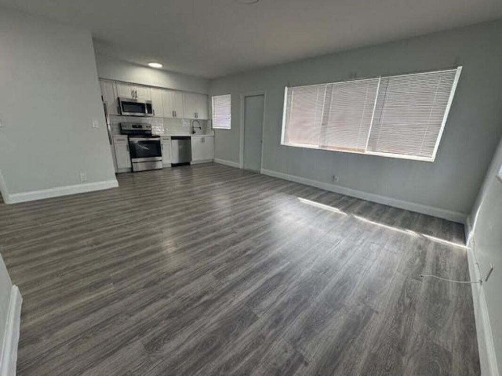 350 69th Street, Unit 5, Miami Beach, FL 33141 Photo