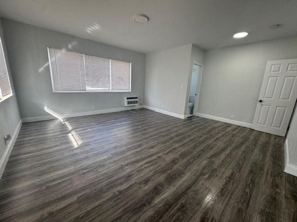 350 69th Street, Unit 5, Miami Beach, FL 33141 Photo