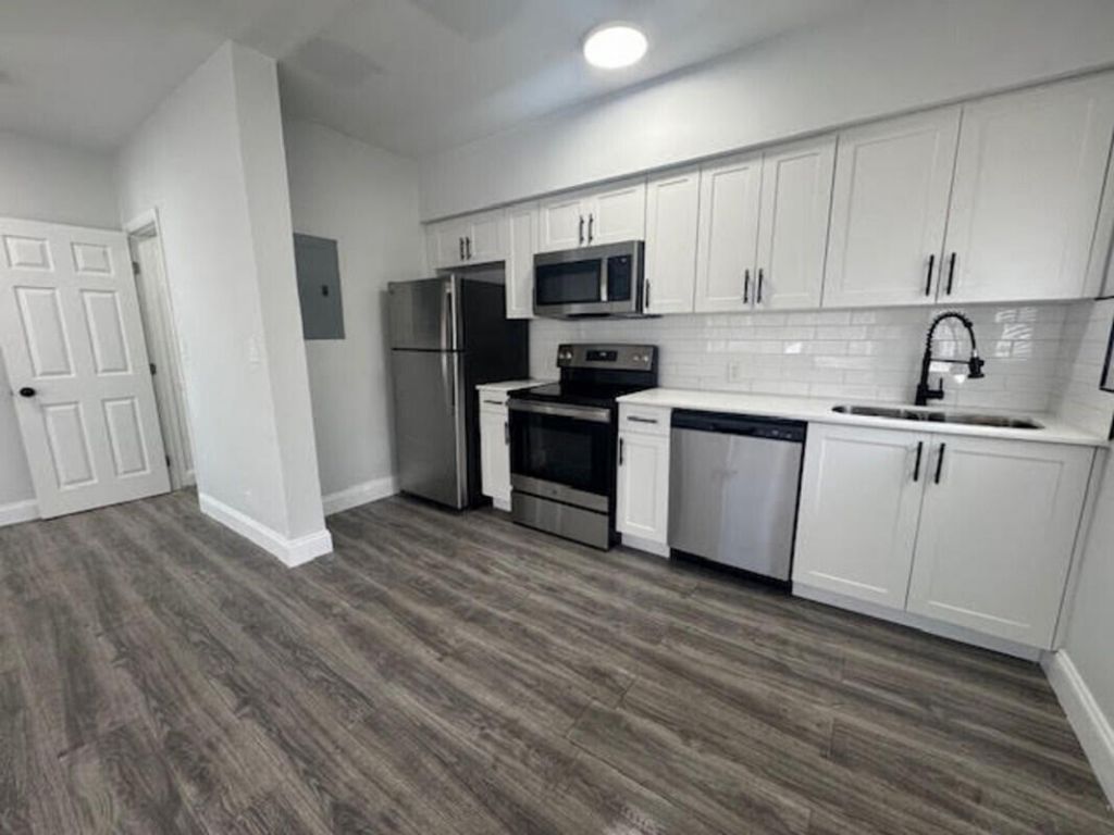 350 69th Street, Unit 5, Miami Beach, FL 33141 Photo