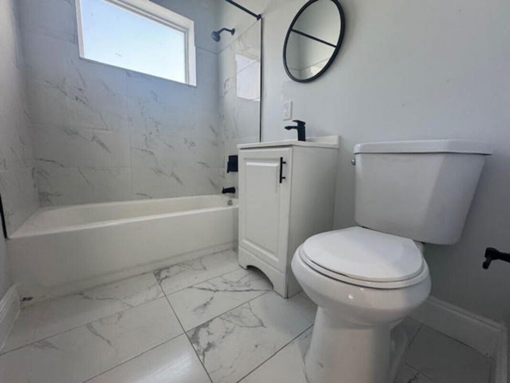 350 69th Street, Unit 5, Miami Beach, FL 33141 Photo