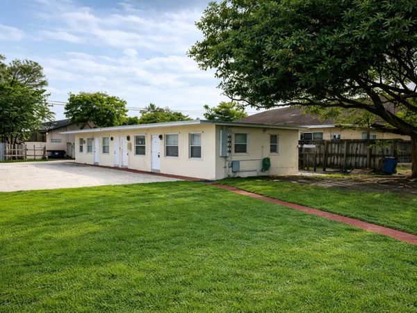 316 NE 3rd Street, Unit 4, Hallandale Beach, FL 33009