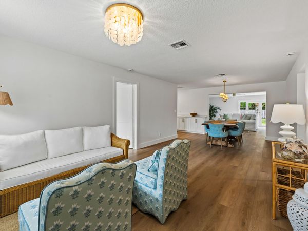 8781 N Virginia Avenue, Palm Beach Gardens, FL 33418