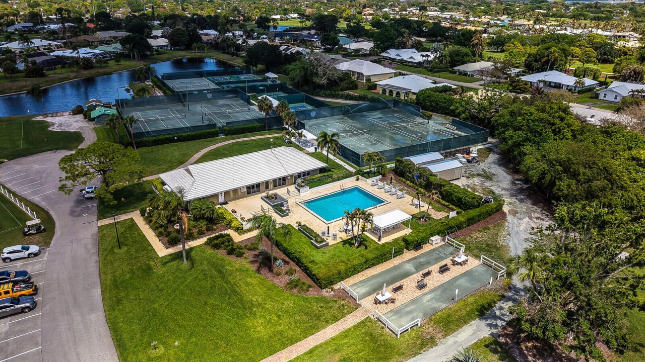 3922 SE Fairway W, Stuart, FL 34997 Photo