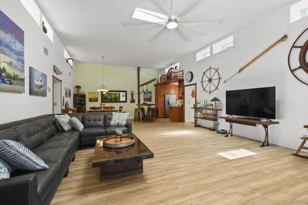 3922 SE Fairway W, Stuart, FL 34997 Photo