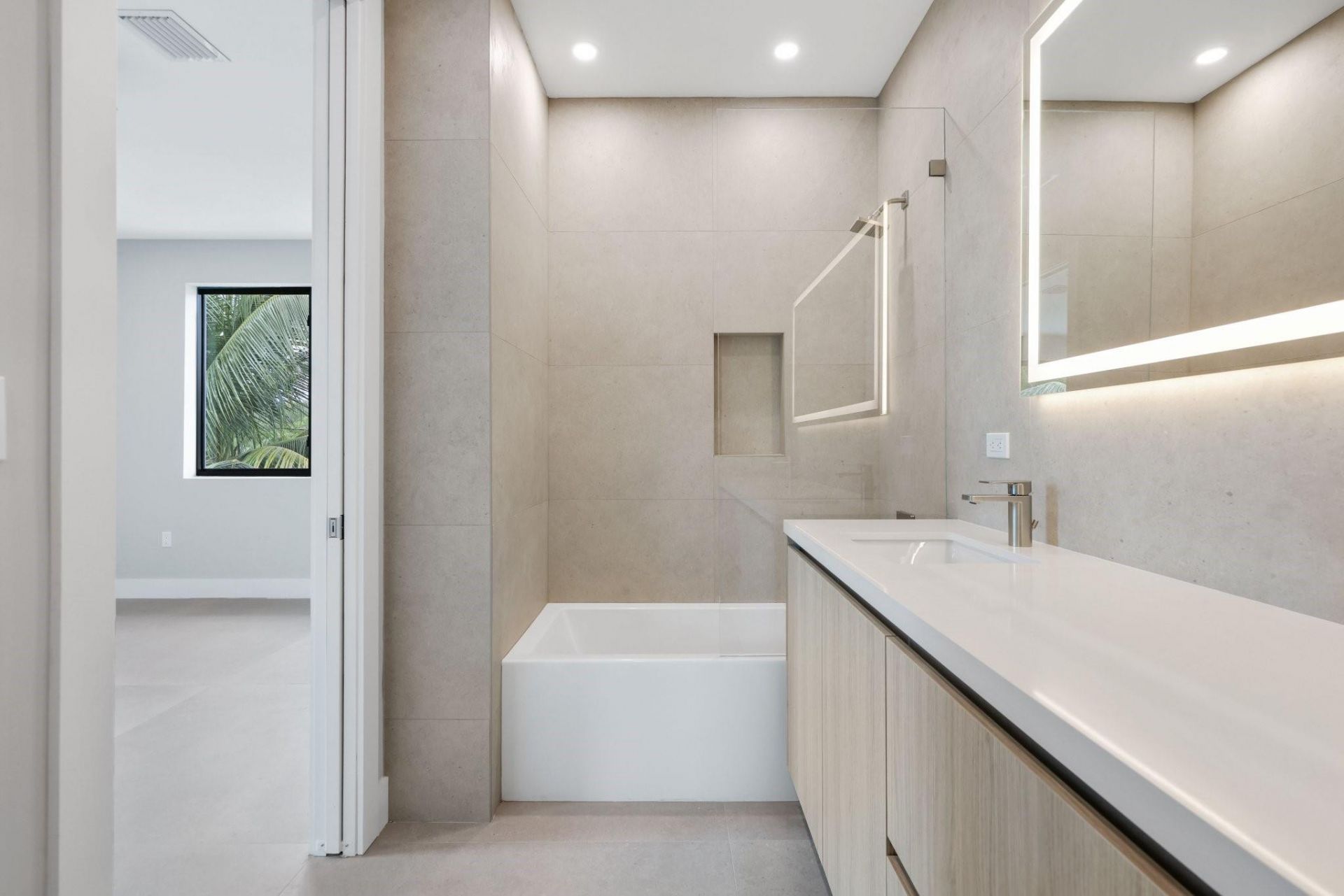 2015 NE 4th Avenue, Wilton Manors, FL 33305 Photo