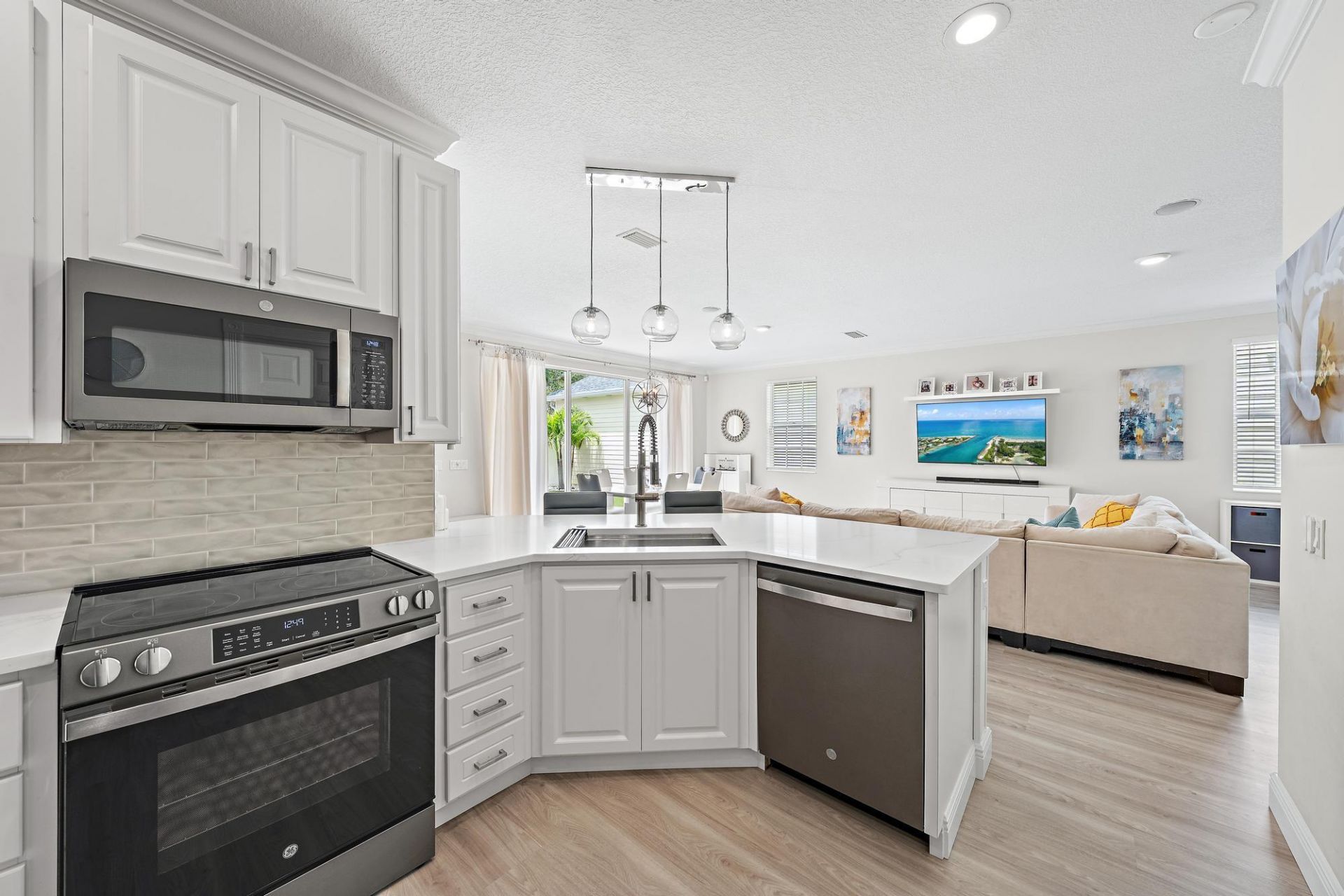 166 Honeysuckle Drive, Jupiter, FL 33458 Photo