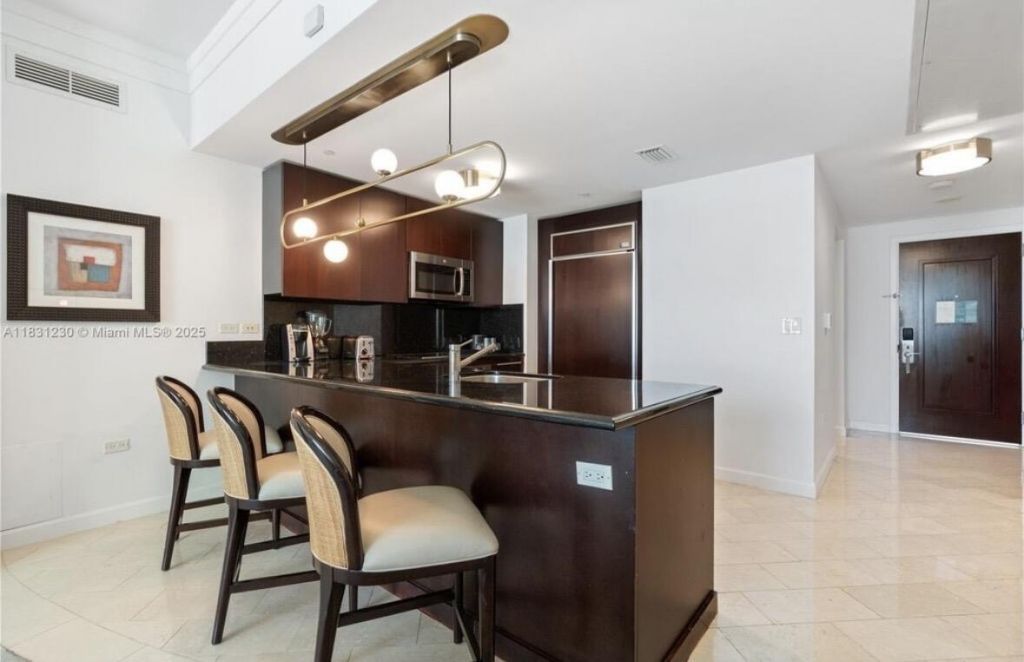 4391 Collins Avenue, Unit 623, Miami Beach, FL 33140 Photo