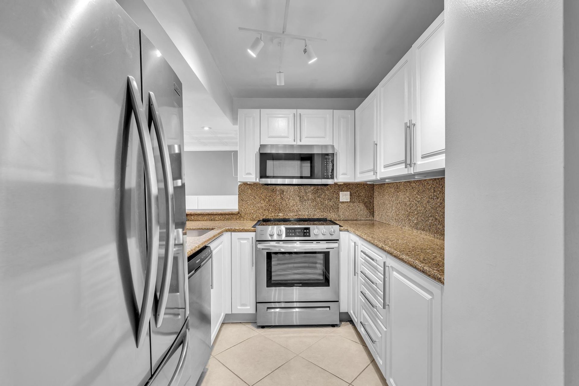 1600 SE 15th Street, Unit 305, Fort Lauderdale, FL 33316 Photo