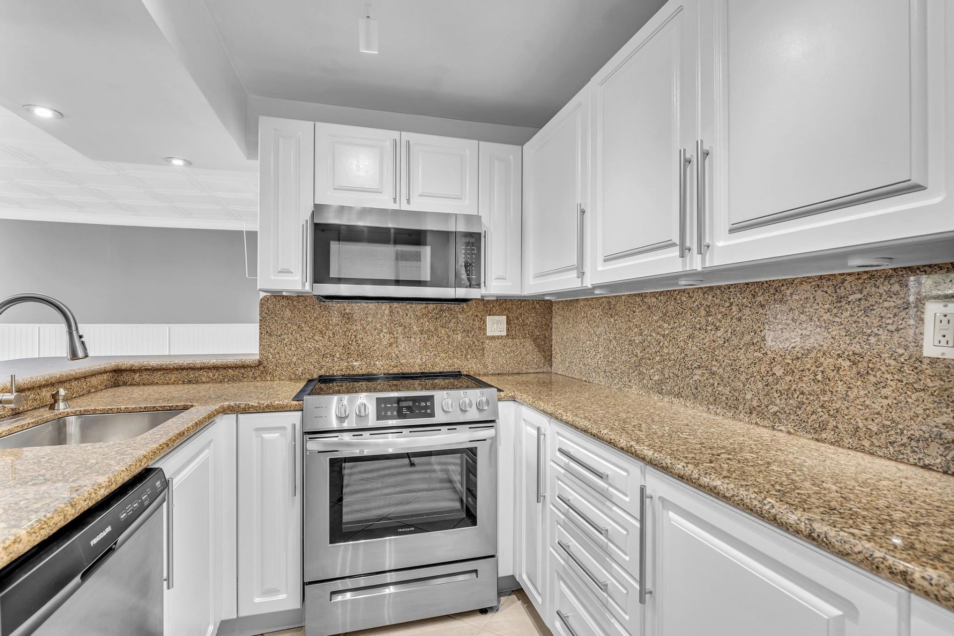 1600 SE 15th Street, Unit 305, Fort Lauderdale, FL 33316 Photo