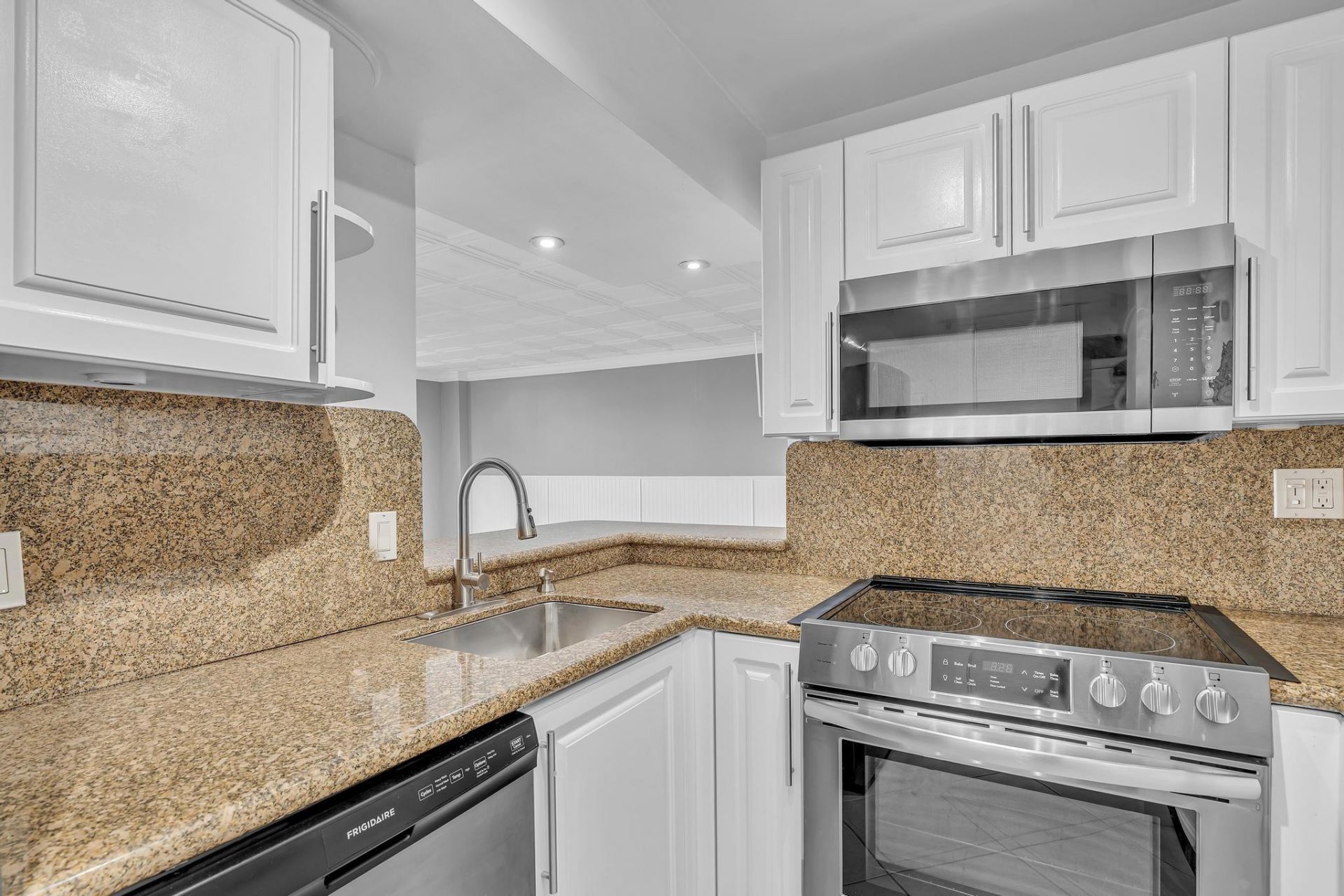 1600 SE 15th Street, Unit 305, Fort Lauderdale, FL 33316 Photo