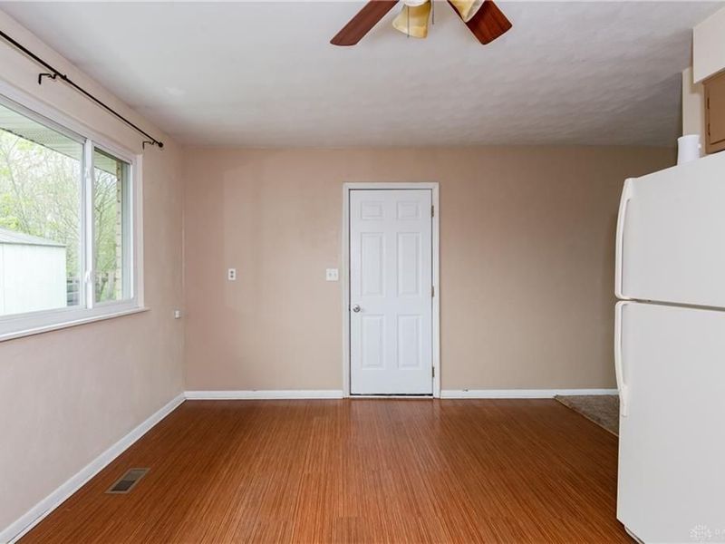 3862 Marion Drive, Enon Vlg, OH 45323 Photo 10