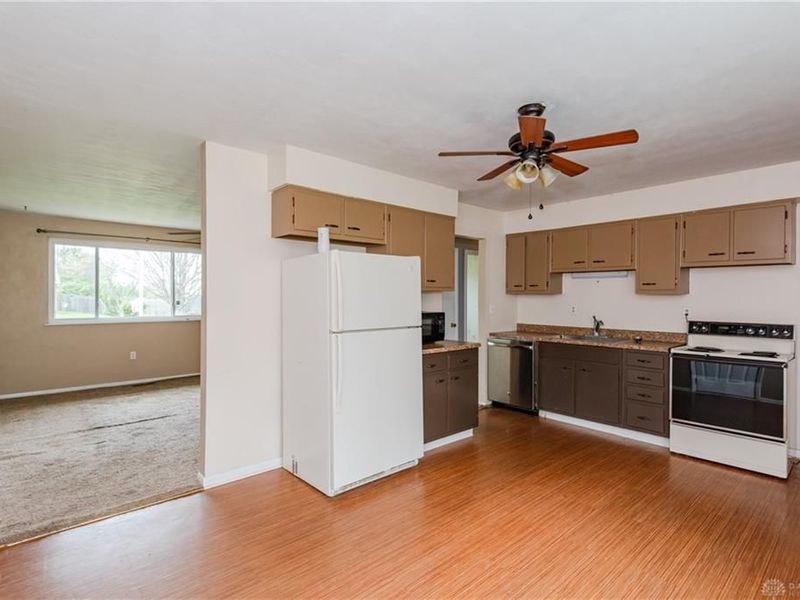 3862 Marion Drive, Enon Vlg, OH 45323 Photo 6