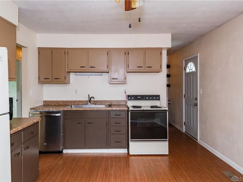 3862 Marion Drive, Enon Vlg, OH 45323 Photo 7