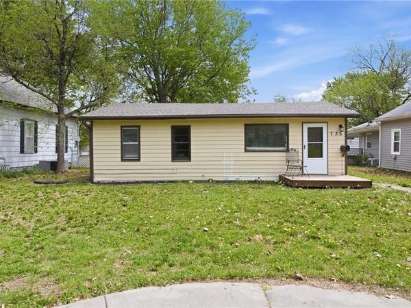 735 S Willow Street, Ottawa, KS 66067