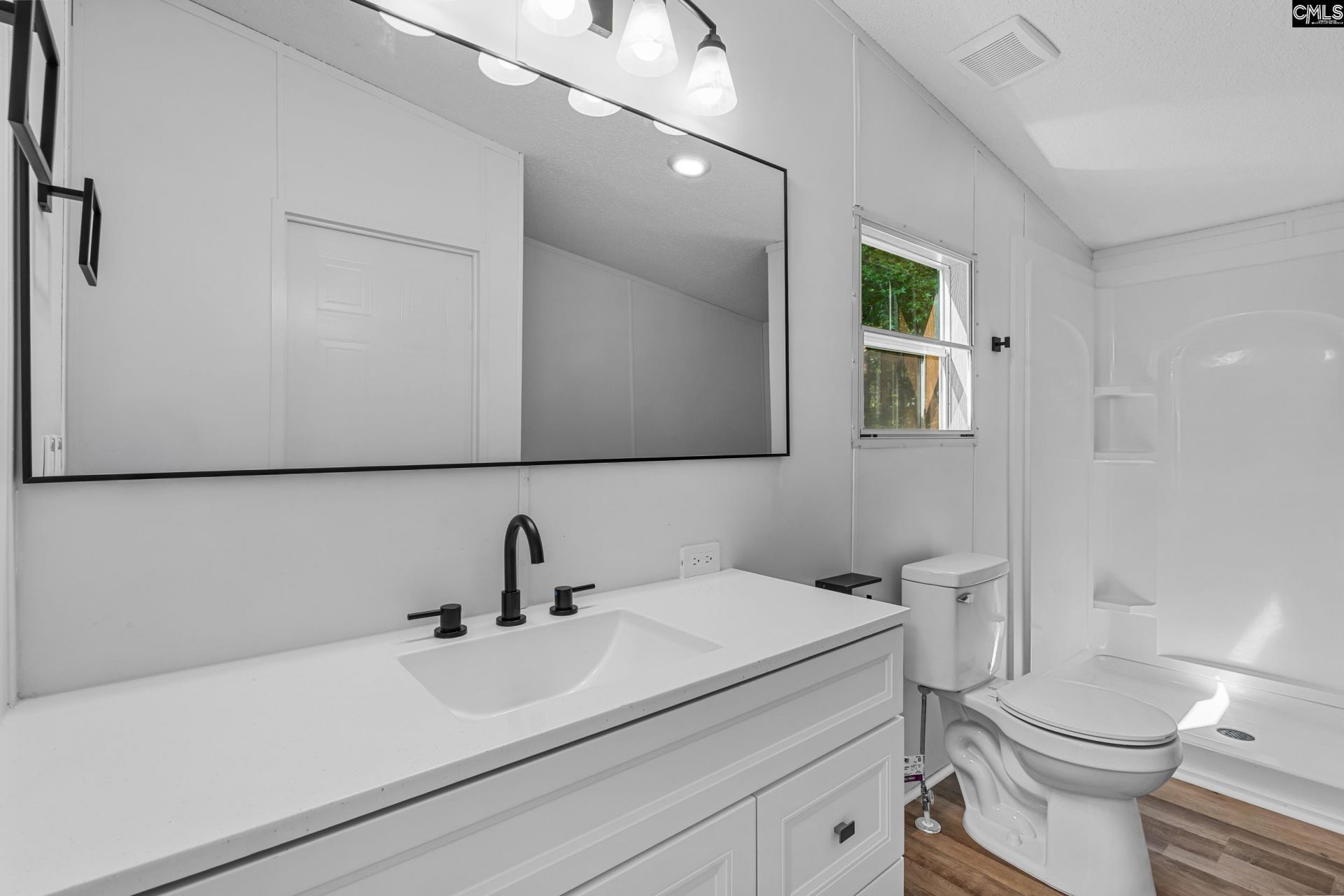 1749 Blacksgate East Road Photo 12