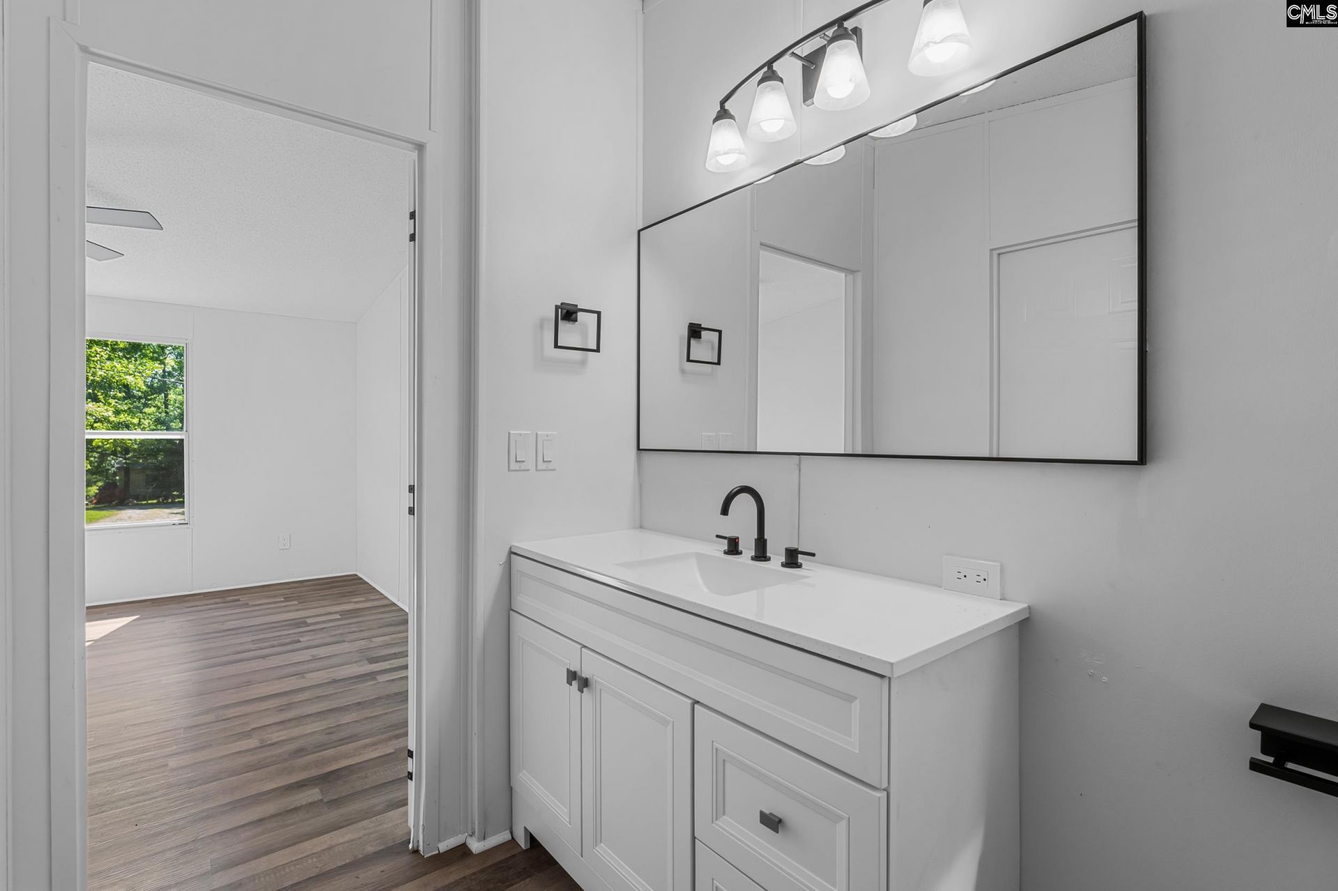 1749 Blacksgate East Road Photo 14