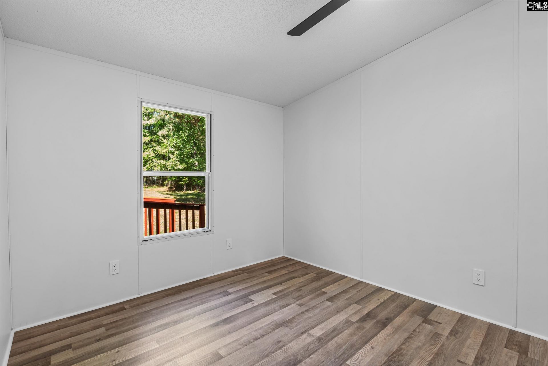 1749 Blacksgate East Road Photo 16