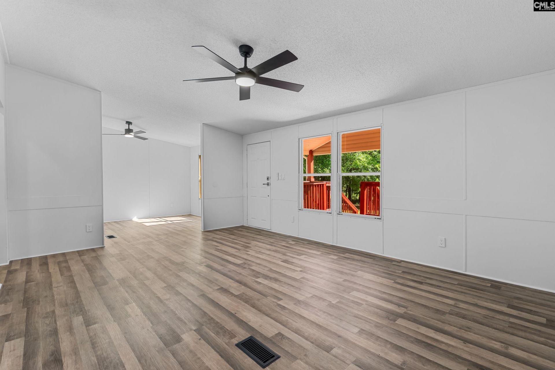 1749 Blacksgate East Road Photo 4