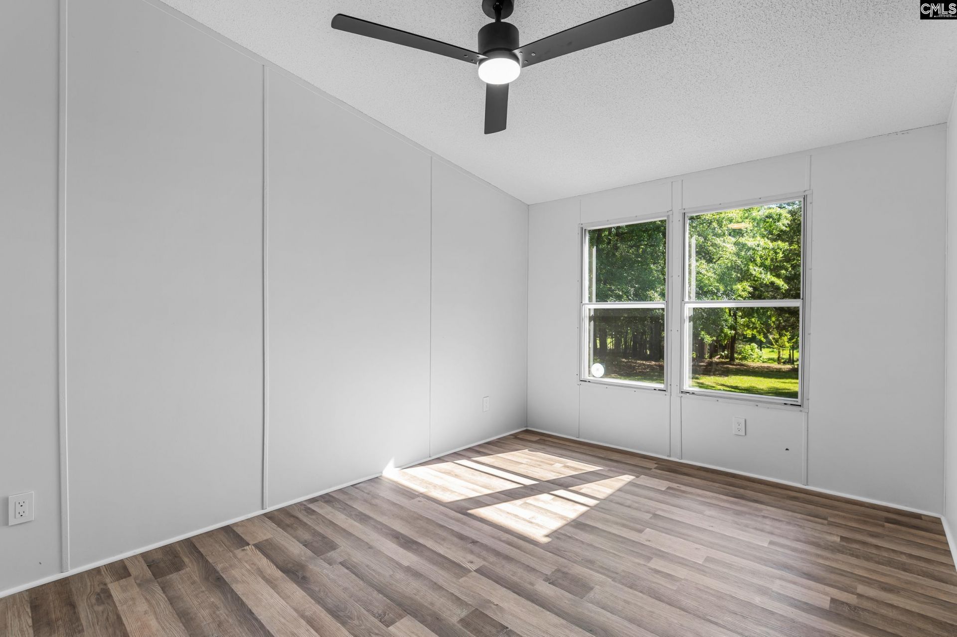 1749 Blacksgate East Road Photo 5