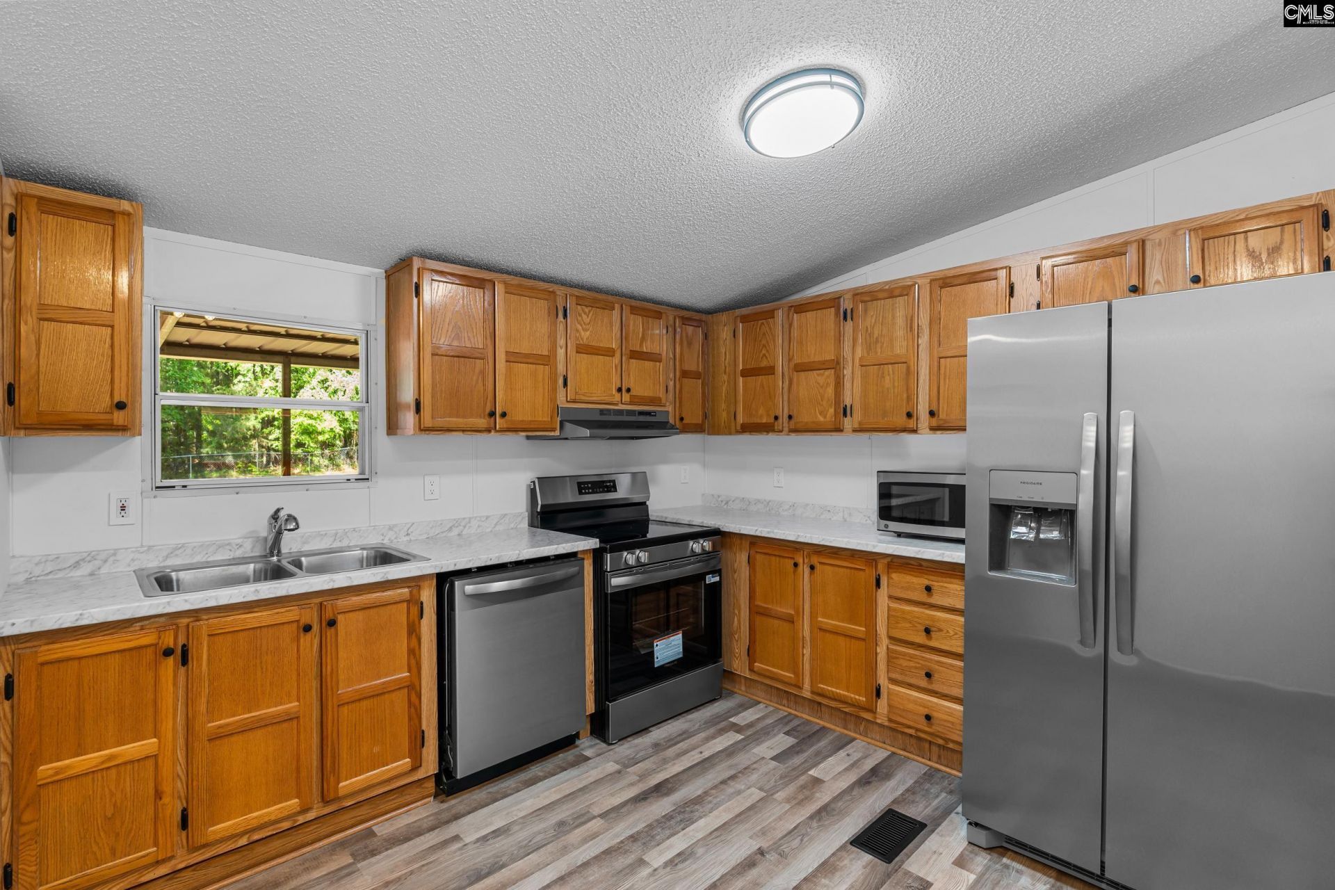 1749 Blacksgate East Road Photo 7