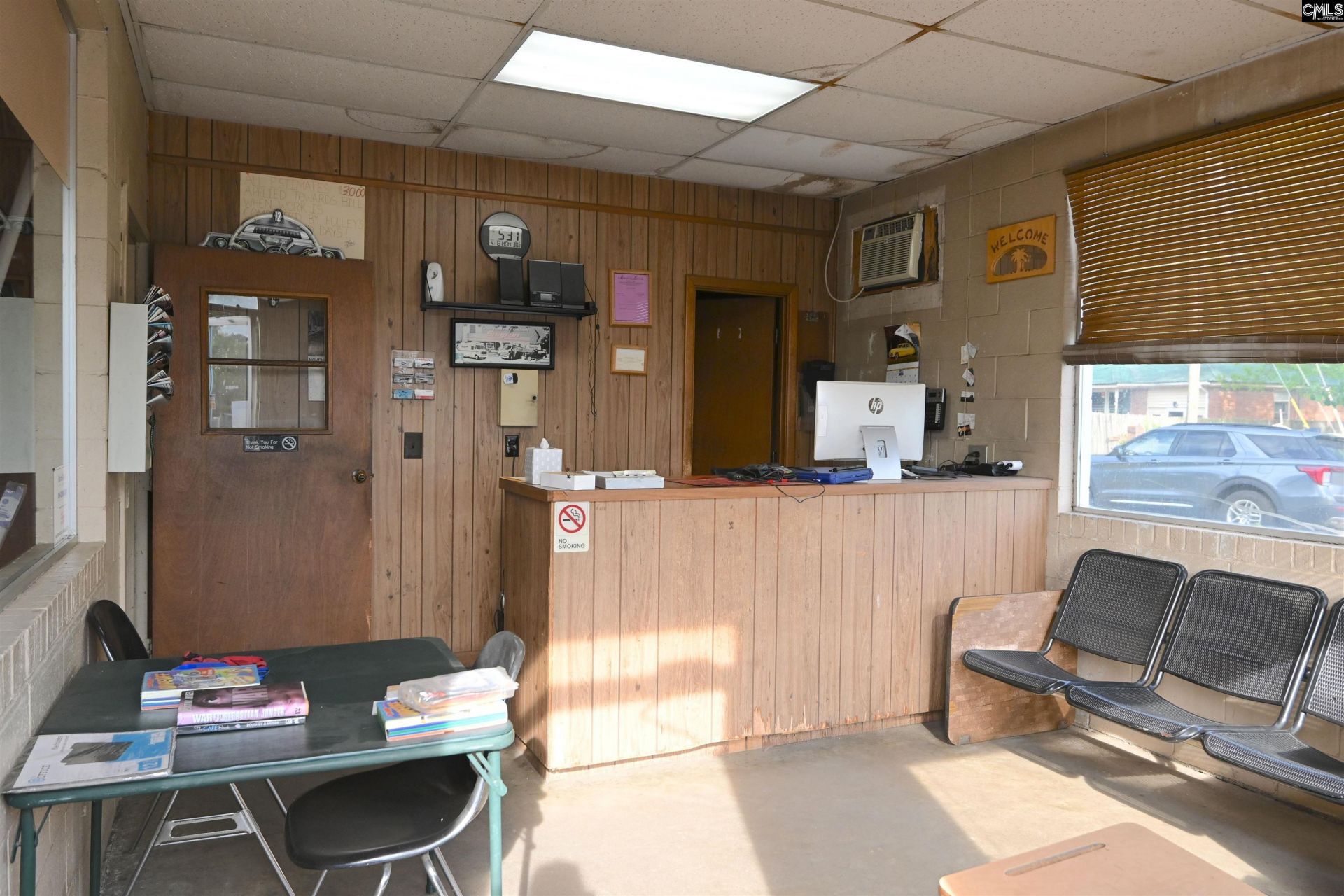 402 N Lee Street Photo 15