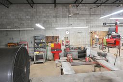 402 N Lee Street photo 4