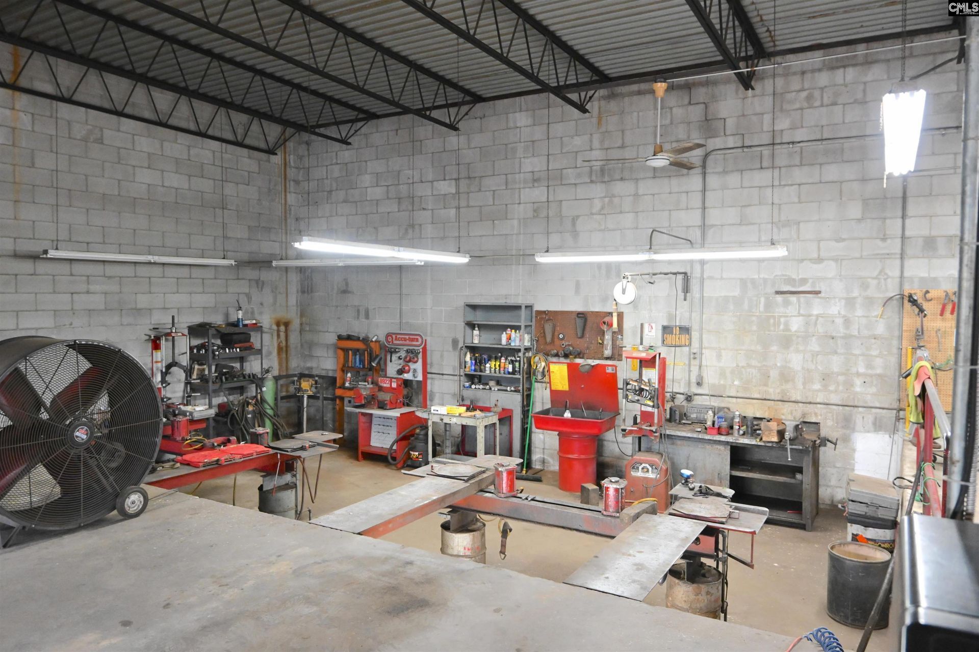 402 N Lee Street Photo 8