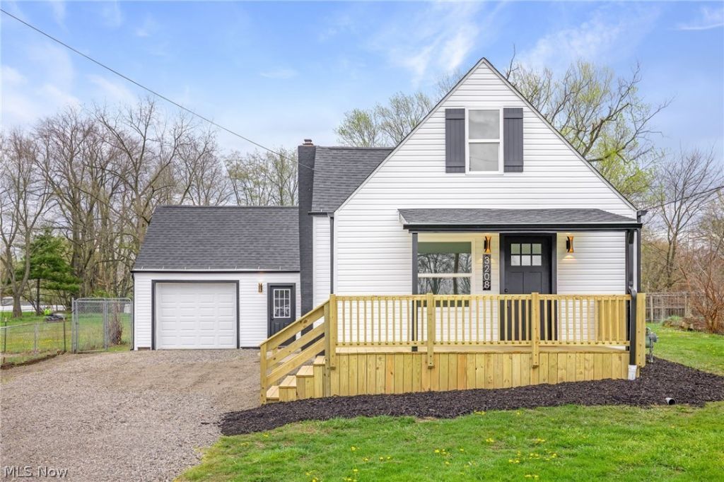 3208 Royal Avenue NE, Canton, OH 44705