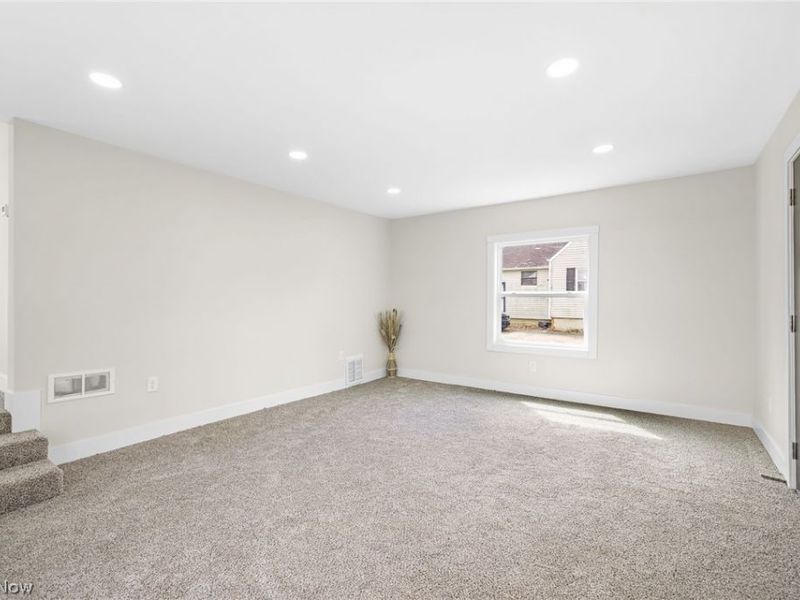 3208 Royal Avenue NE, Canton, OH 44705 Photo 8