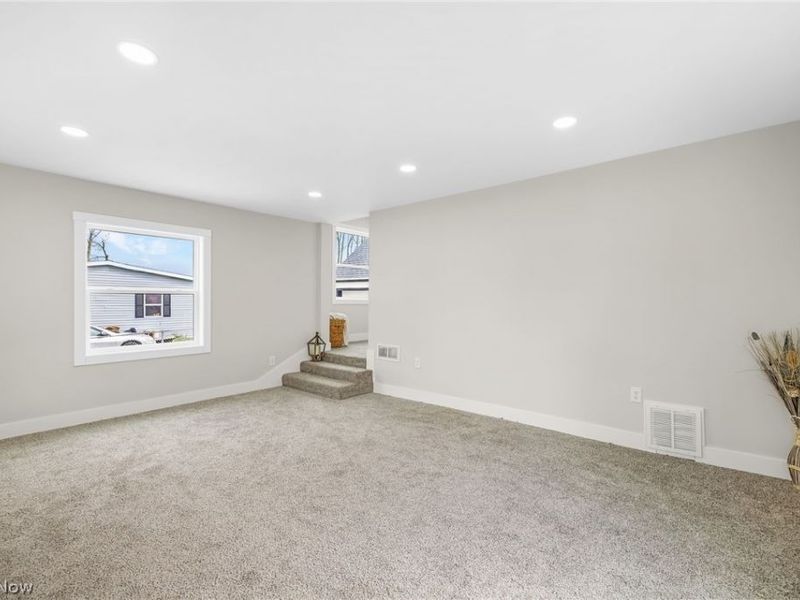 3208 Royal Avenue NE, Canton, OH 44705 Photo 9