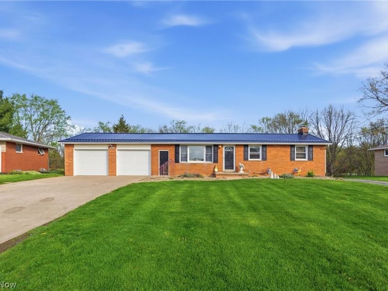 13073 Cloverleaf Street NW, Massillon, OH 44647 Photo 2