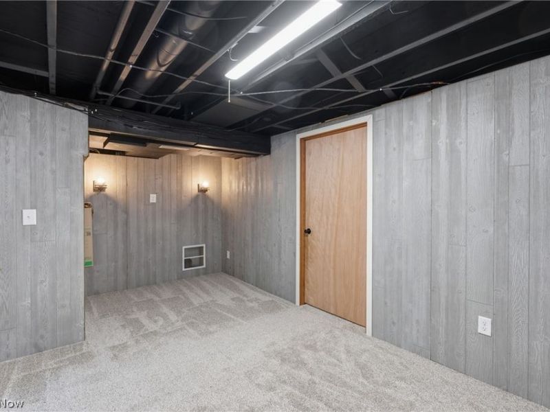 13073 Cloverleaf Street NW, Massillon, OH 44647 Photo 21