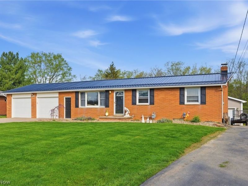 13073 Cloverleaf Street NW, Massillon, OH 44647 Photo 6