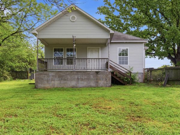 304 S 3rd St, Benton, AR 72015