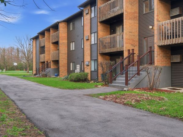 621 Virginia Road , Unit 107, Crystal Lake, IL 60014