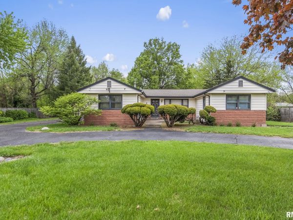 2121 E ASH Street, Springfield, IL 62703