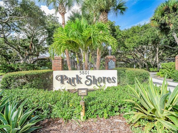 221 Park Shores Circle, Unit 221E, Vero Beach, FL 32963