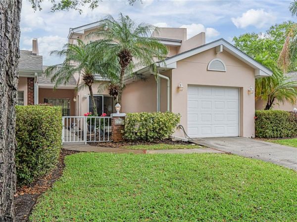 221 Park Shores Circle, Unit 221E, Vero Beach, FL 32963