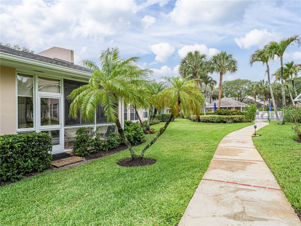 221 Park Shores Circle, Unit 221E, Vero Beach, FL 32963 Photo