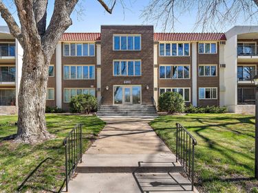 4401 Parklawn Avenue, Unit 301W, Edina, MN 55435